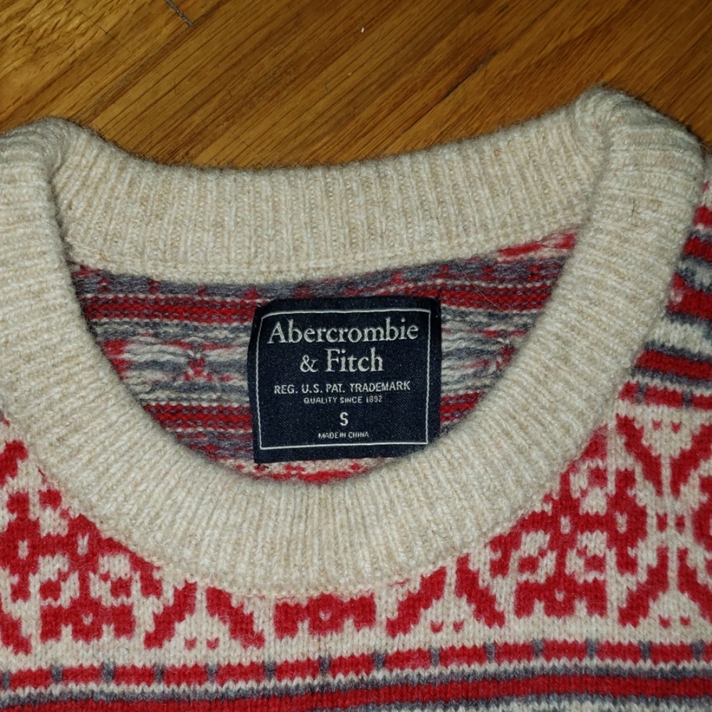 A&F Men's Red Fair Isle Sweater - Picture 3 of 5